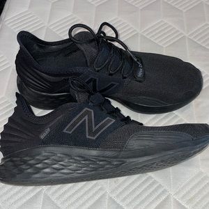 Men’s new balance  athletic shoe 11.5 black like new
